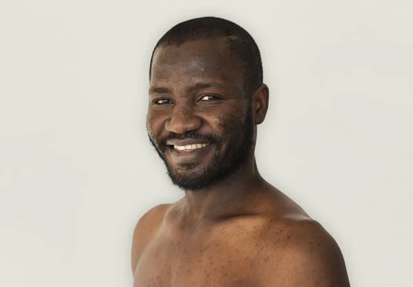 Hemdloser afrikanischer Mann — Stockfoto