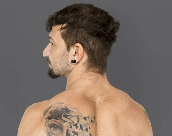 Kaukasische man met tattoo — Stockfoto