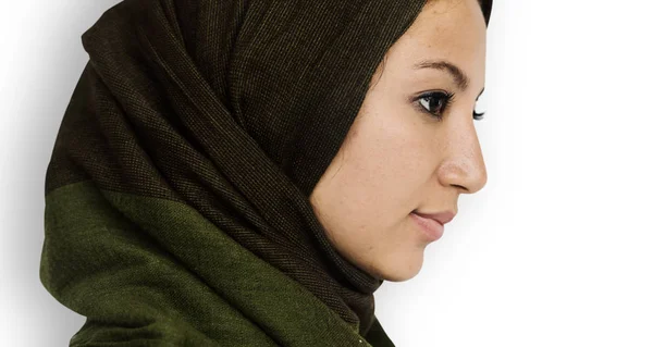 Женщина в хиджабе — стоковое фото