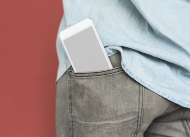 kişi ile smartphone cep