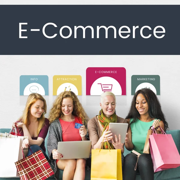 Mulheres compras on-line — Fotografia de Stock