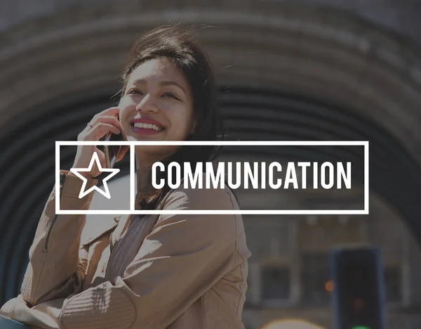 Businesswoman talking on smartphone — Stock Photo, Image