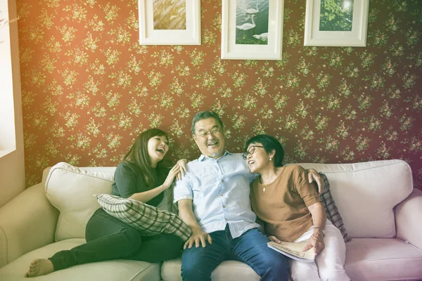 Família passar tempo juntos — Fotografia de Stock