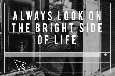 Soğuk hava sırasında dışındaki kişi