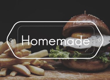 Lezzetli hamburger ve patates