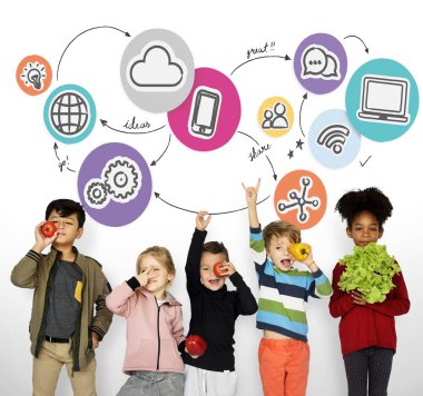 Sebze ile küçük çocuk