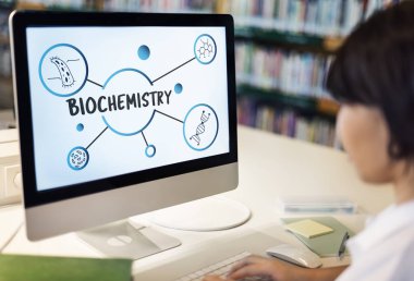 bilgisayar klavye üzerinde tipik kadın