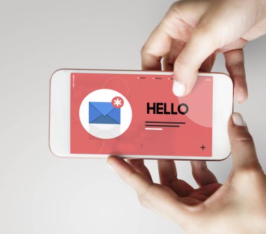 Smartphone kullanarak eller