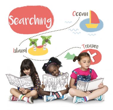 Hazine avı oynayan çocuklar 