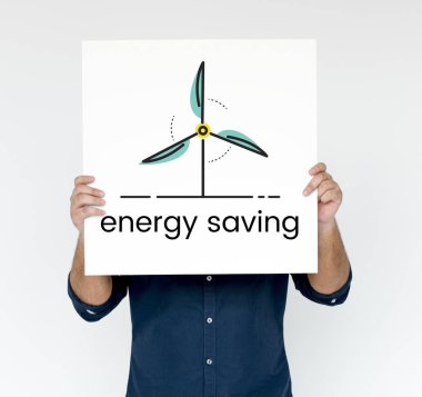 Elinde bayrak tutan adam