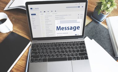 Tablo açılan laptop