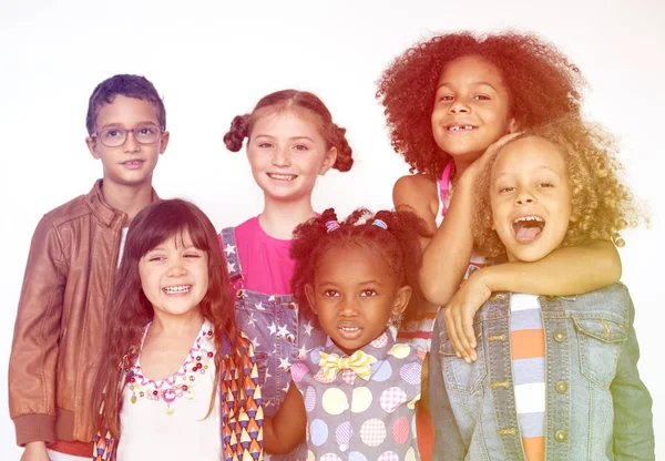 Multietniskt barn grupp — Stockfoto
