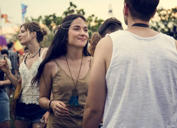 Gente disfrutando del Festival de Música — Foto de Stock