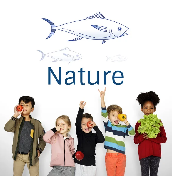 Sebze ile küçük çocuk