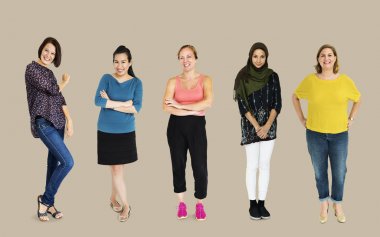 Kızlar bir satırda daimi 