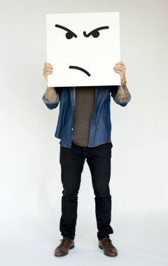 Elinde bayrak tutan adam 