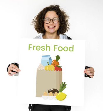 Kız holding tasarlamak