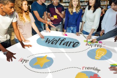 birlikte çalışan öğrenciler