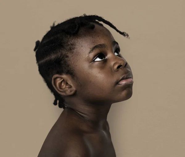 Красивая африканская американская девушка — стоковое фото
