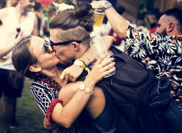 Woman Kissing Man — Stock Photo, Image