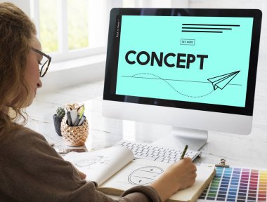 Günlüğe yazan kadın