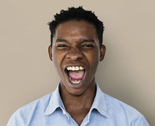Africký muž křičí — Stock fotografie
