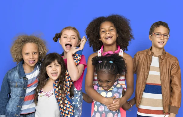 Çok ırklı çocuklar birlikte — Stok fotoğraf