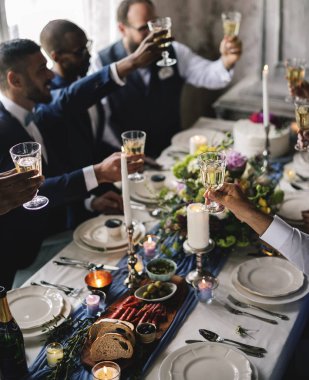Arkadaşlar tungur gözlük düğün doğum