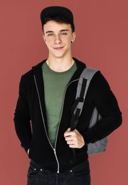 Genç öğrenci sırt çantası ile