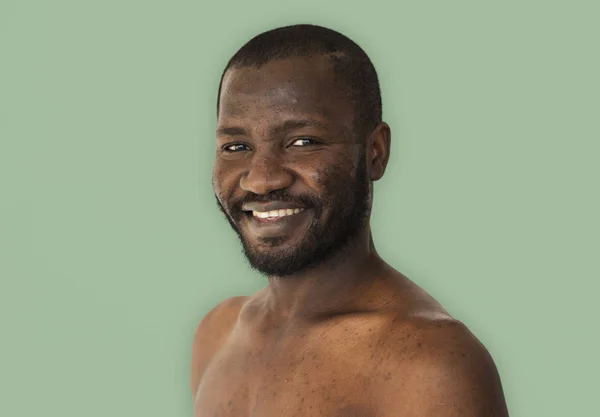 Hombre africano sin camisa —  Fotos de Stock