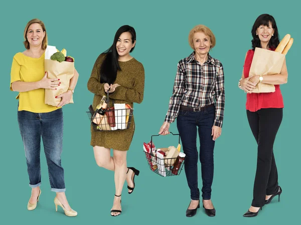 A táskák teljes élelmiszer nők — Stock Fotó