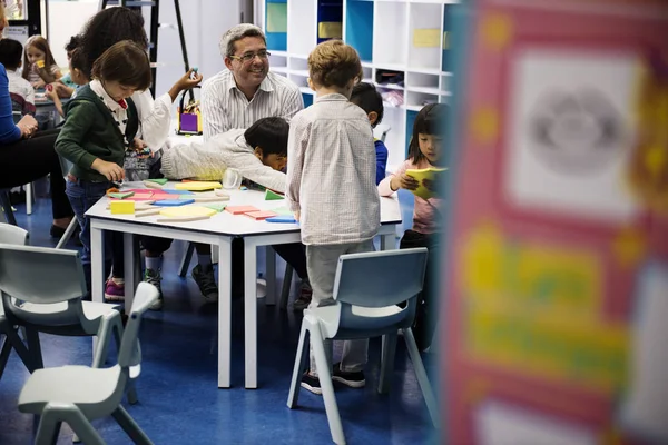 Vorschulkinder im Unterricht — Stockfoto