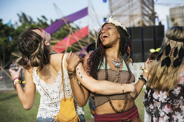 Gente disfrutando del Festival de Música —  Fotos de Stock