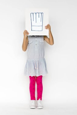 küçük çocuğu kapsayan yüz