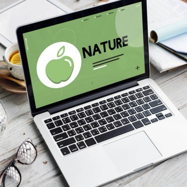 Tablo açılan çalışma laptop