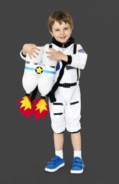 astronot kostüm jetpack ile çocuk