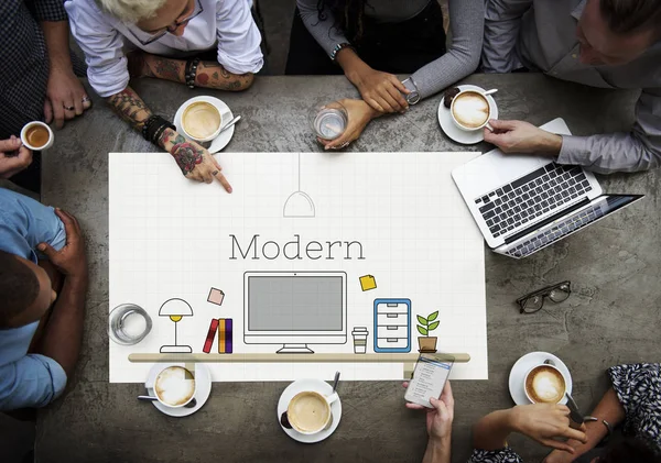 panoda çalışma iş adamları 