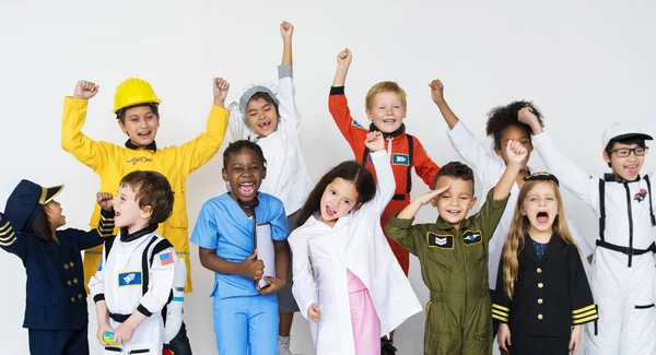 Çocuk çeşitli meslek kostümleri