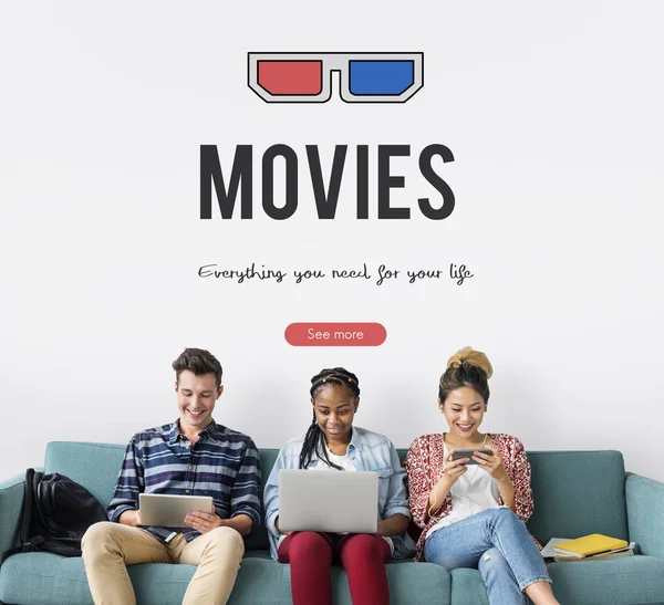 Arkadaşlar dijital cihazlar kullanarak 