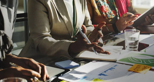 İnsanlar Uluslararası Konferansı Toplantı