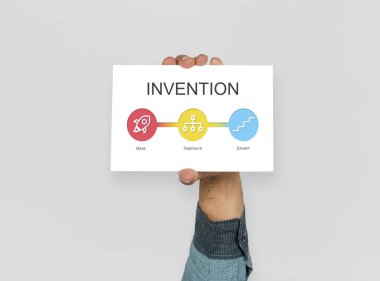 İnsanlar el holding kartı