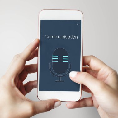 Elinde insan holding cep telefonu 