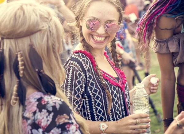 arkadaşlar tatil dans etkinlik eğlence