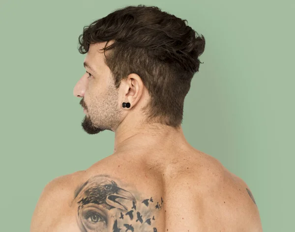 Hombre caucásico con tatuaje — Foto de Stock