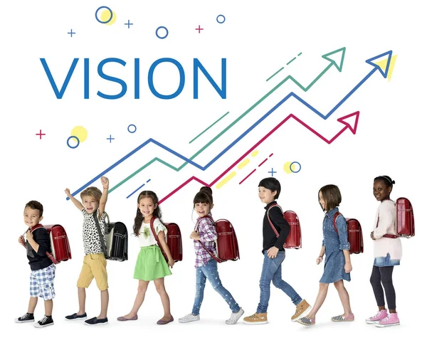 Sırt çantalı okul çocukları