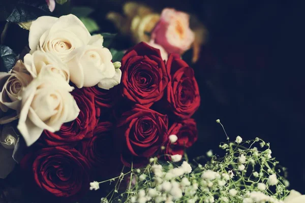 Rosas bonitas em buquê — Fotografia de Stock