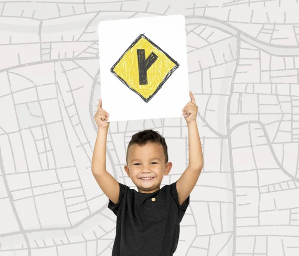 Boy Holding placa de papel — Fotografia de Stock