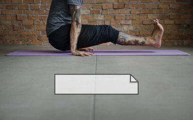 Yoga egzersiz egzersiz yapan erkek