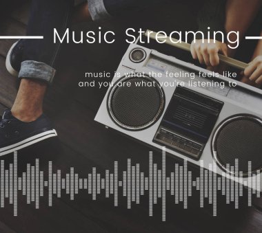 insanlar boombox müzik dinle