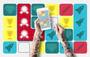 cep telefonu holding kadın eller